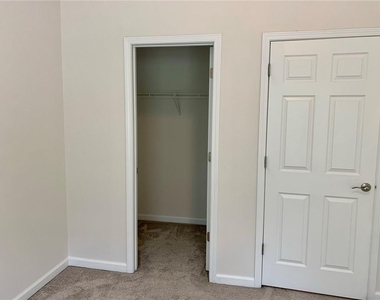 1733 Oakbrook Lane Nw - Photo Thumbnail 12