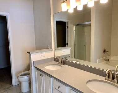 1733 Oakbrook Lane Nw - Photo Thumbnail 9