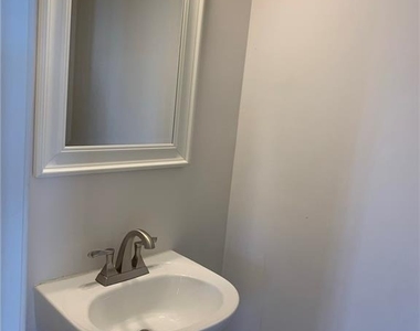 1733 Oakbrook Lane Nw - Photo Thumbnail 4