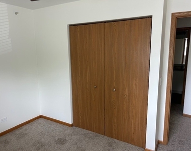 727 Elm Lane - Photo Thumbnail 2