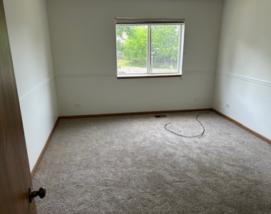 727 Elm Lane - Photo Thumbnail 4