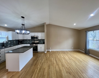 2610 S Elmkirk Park - Photo Thumbnail 3