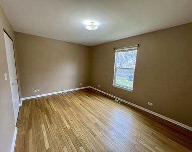 2610 S Elmkirk Park - Photo Thumbnail 5