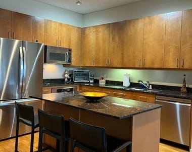 737 W Washington Boulevard - Photo Thumbnail 11