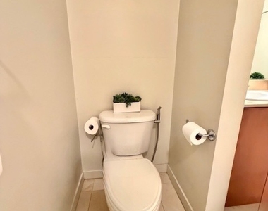 737 W Washington Boulevard - Photo Thumbnail 22