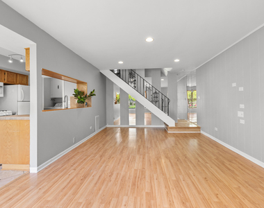 146 Inverrary Lane - Photo Thumbnail 8