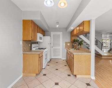 146 Inverrary Lane - Photo Thumbnail 6