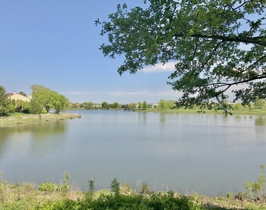 241 Shadybrook Lane - Photo Thumbnail 7
