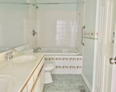 241 Shadybrook Lane - Photo Thumbnail 9