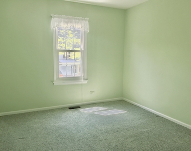 241 Shadybrook Lane - Photo Thumbnail 10