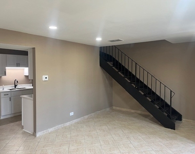 1863 Jamestown Circle - Photo Thumbnail 2