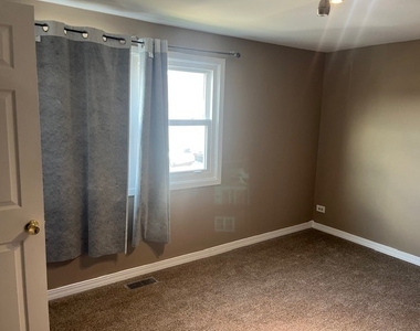 1863 Jamestown Circle - Photo Thumbnail 3