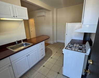 7109 N Clark Street - Photo Thumbnail 1