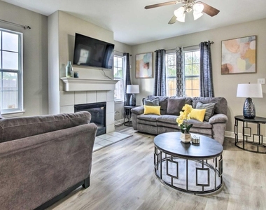 3214 Sapphire Star Drive - Photo Thumbnail 2