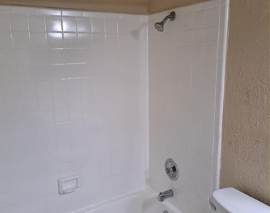 9797 Leawood Boulevard - Photo Thumbnail 12