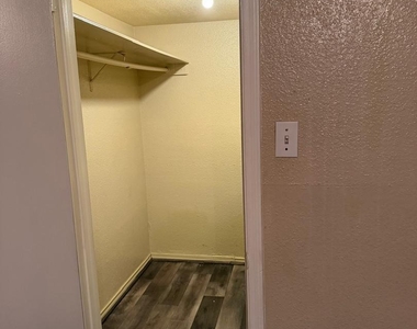 9797 Leawood Boulevard - Photo Thumbnail 18