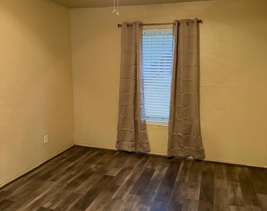 9797 Leawood Boulevard - Photo Thumbnail 16