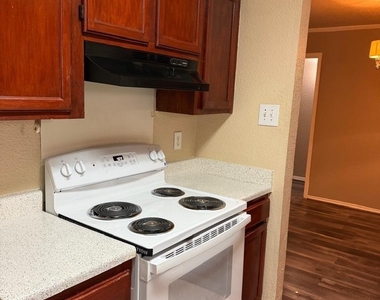 9797 Leawood Boulevard - Photo Thumbnail 1