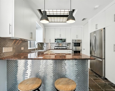 2019 Mcclendon Street - Photo Thumbnail 13