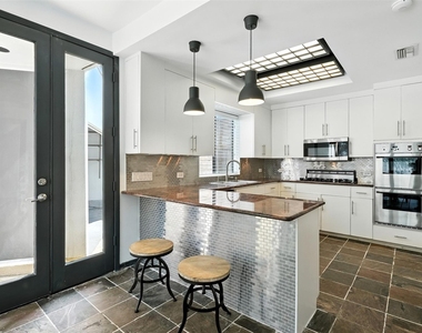 2019 Mcclendon Street - Photo Thumbnail 12
