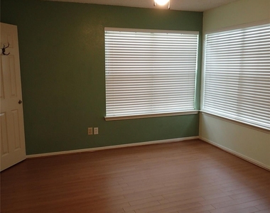 2130 Greencove Lane - Photo Thumbnail 9