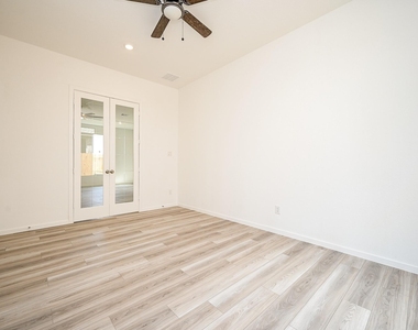 8278 Boundary Waters Drive - Photo Thumbnail 6