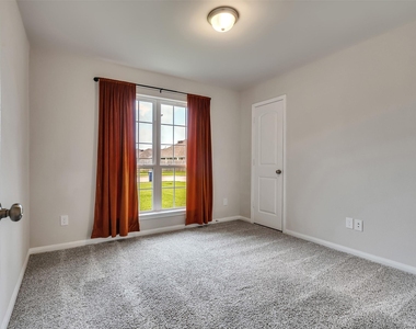 8216 Tourmaline Way - Photo Thumbnail 15