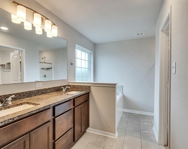 8216 Tourmaline Way - Photo Thumbnail 21