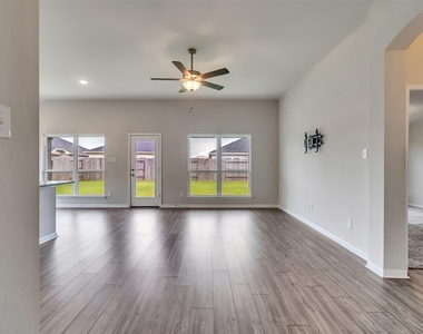 8216 Tourmaline Way - Photo Thumbnail 12