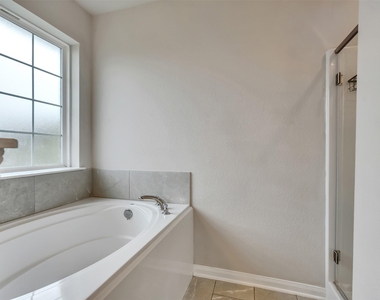 8216 Tourmaline Way - Photo Thumbnail 22