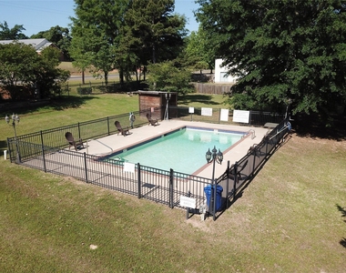 1502b Creekside Lane - Photo Thumbnail 4