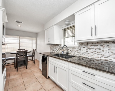 1415 Parry Sound - Photo Thumbnail 9
