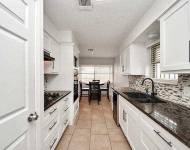 1415 Parry Sound - Photo Thumbnail 10