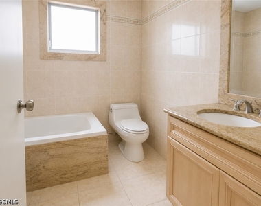 4479 Lakewood Boulevard - Photo Thumbnail 8
