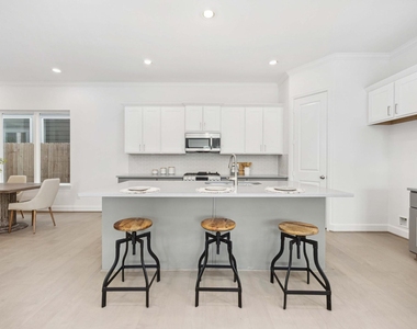 1307 Beachton Street - Photo Thumbnail 7