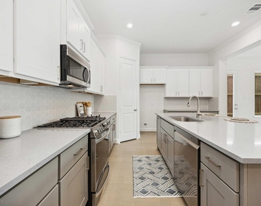1307 Beachton Street - Photo Thumbnail 6