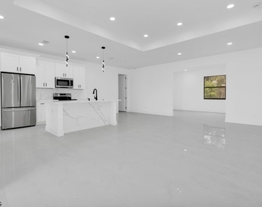 3003 52nd Street W - Photo Thumbnail 14
