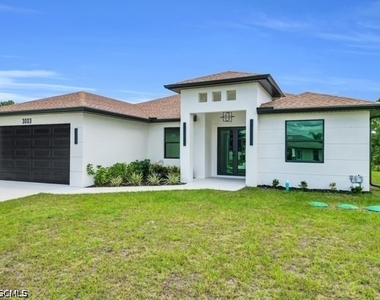 3003 52nd Street W - Photo Thumbnail 3