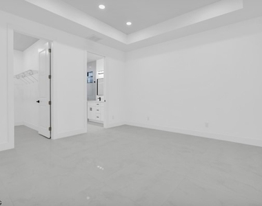 3003 52nd Street W - Photo Thumbnail 21
