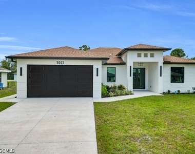 3003 52nd Street W - Photo Thumbnail 2