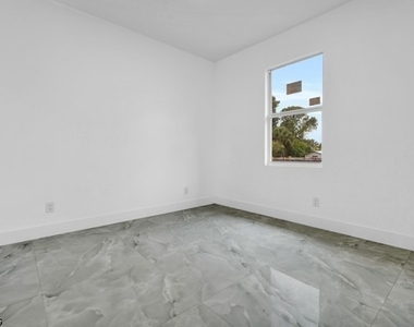 3005 52nd Street W - Photo Thumbnail 29