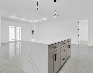 3005 52nd Street W - Photo Thumbnail 21
