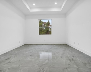 3005 52nd Street W - Photo Thumbnail 12
