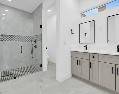 3005 52nd Street W - Photo Thumbnail 8