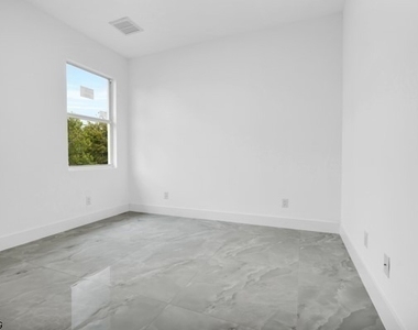 3005 52nd Street W - Photo Thumbnail 28
