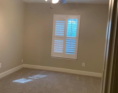 3015 Peerless Pass Court - Photo Thumbnail 12