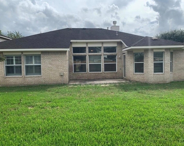 3015 Peerless Pass Court - Photo Thumbnail 2