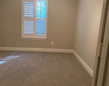 3015 Peerless Pass Court - Photo Thumbnail 15