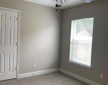 3015 Peerless Pass Court - Photo Thumbnail 16