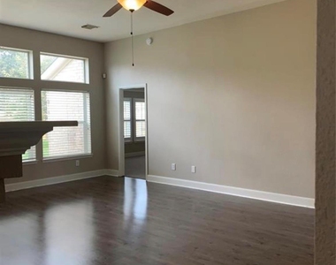 3015 Peerless Pass Court - Photo Thumbnail 10